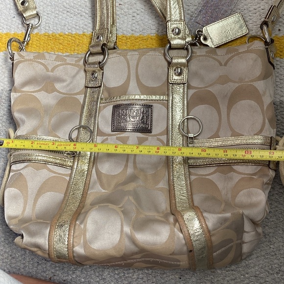 Coach purse - Picture 5 of 6